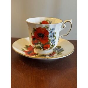 Vintage Elizabethan Fine Bone China ENGLAND Teacup/Saucer Set